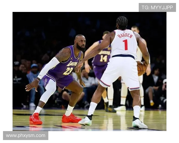 NBA赛季最新动态:詹姆斯领衔湖人迎战勇士,浓眉复出状态火热