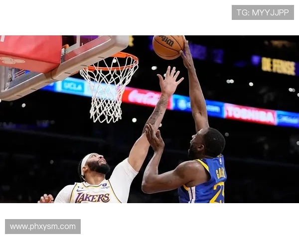 湖人逆转勇士上演惊险对决全场焦点尽在双星爆发关键时刻稳住胜局