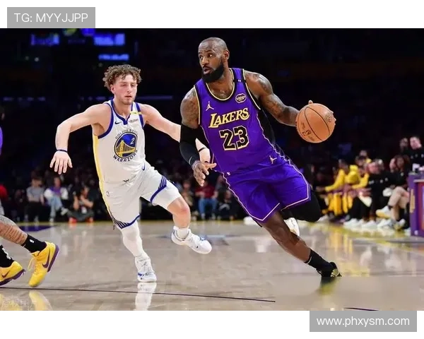 詹姆斯复出首战领衔湖人胜勇士 德雷蒙德续约为勇士未来打下基础